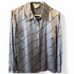 Final Sale!! ✨Vintage 100% SILK✨ Lavender & Blue Women's Button Down Shirt.
